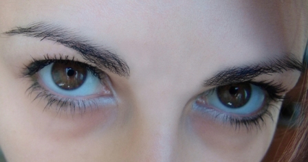 5 Reasons You Should Not Let Your BFF Wax Your Eyebrows!
